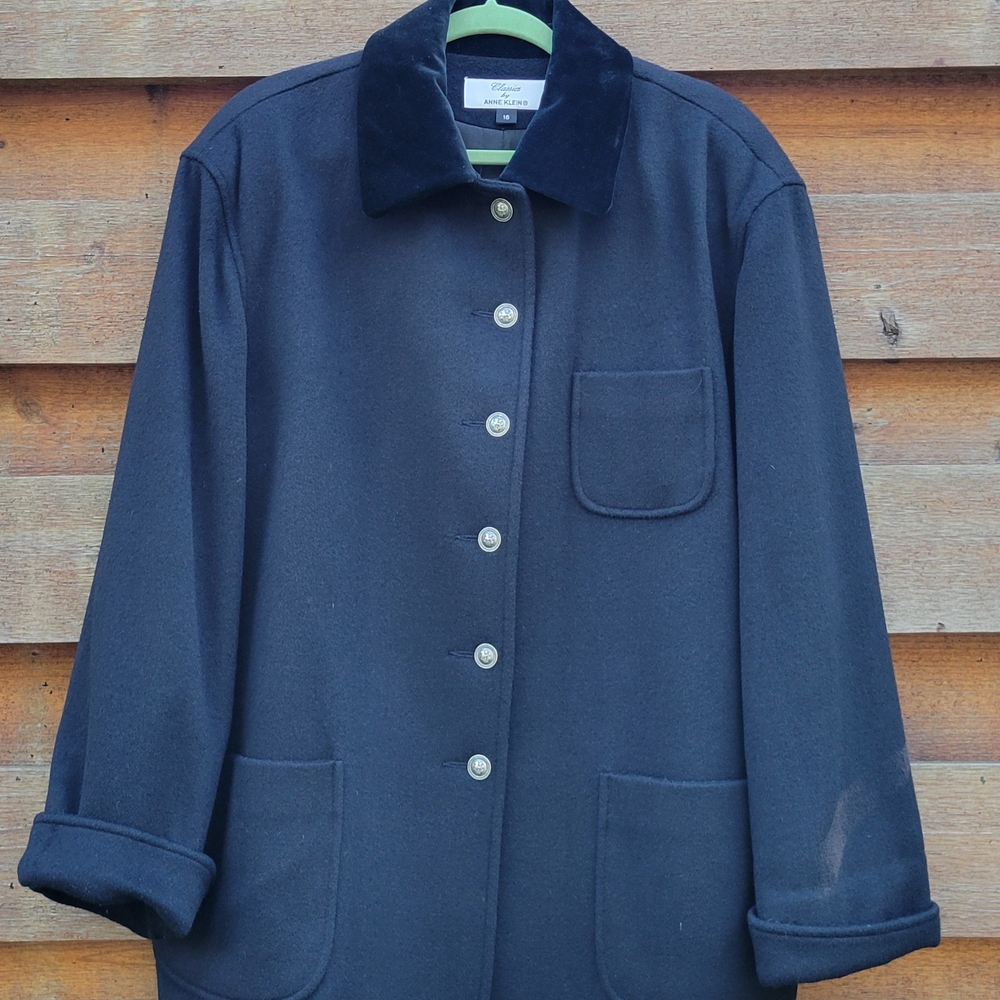 Vintage Anne Klein Black Women's Pea Coat with Velvet Collar